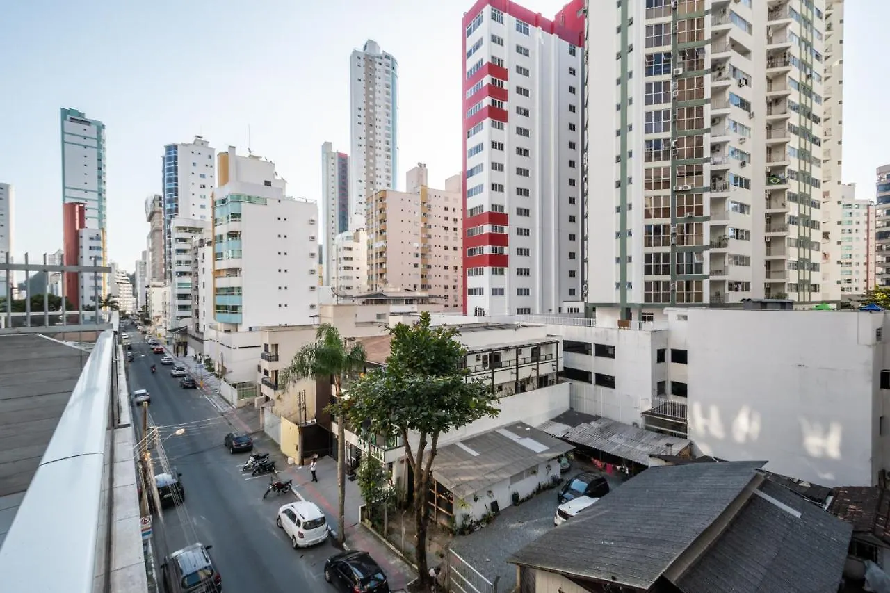 Em Frente Ao Shopping Atlantico! Com Sacada, Garagem E Ar Condicionado Lejlighed Balneário Camboriú